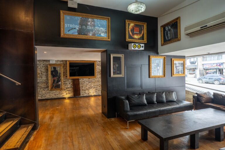 Lobby del hotel Mizu Bariloche