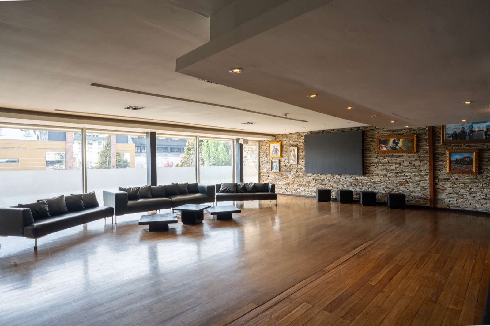 Salón del hotel Mizu Bariloche